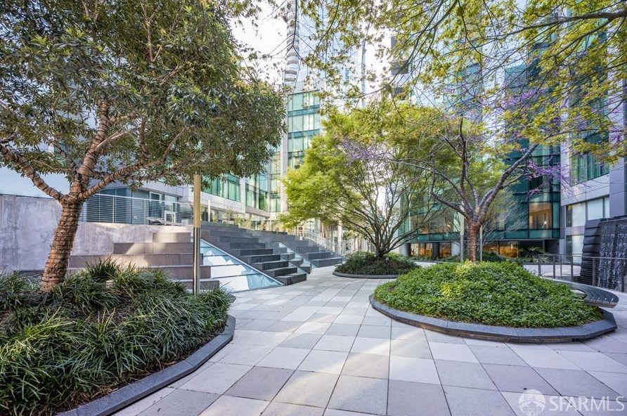 318 Spear St, San Francisco CA  94105-6158 exterior