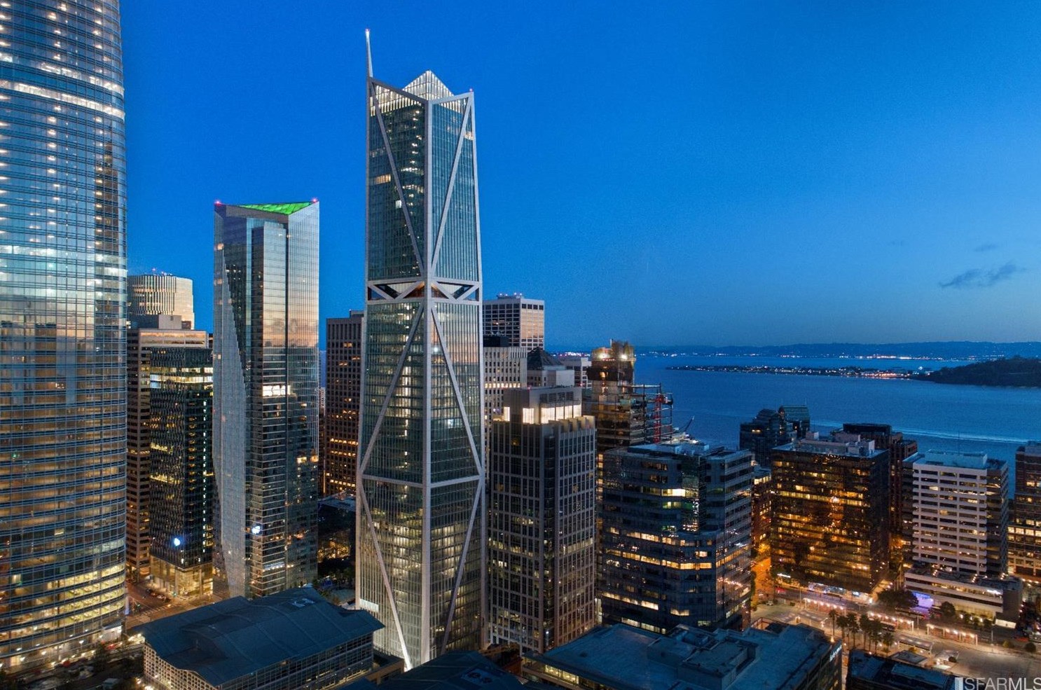 181 Fremont St, San Francisco CA  94105-2207 exterior