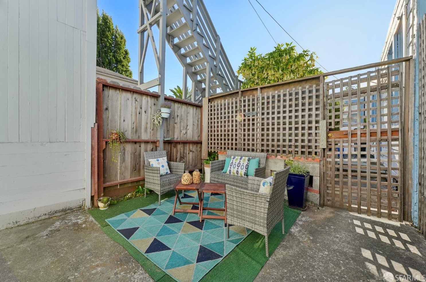 1222 York St, San Francisco CA  94110-4218 exterior
