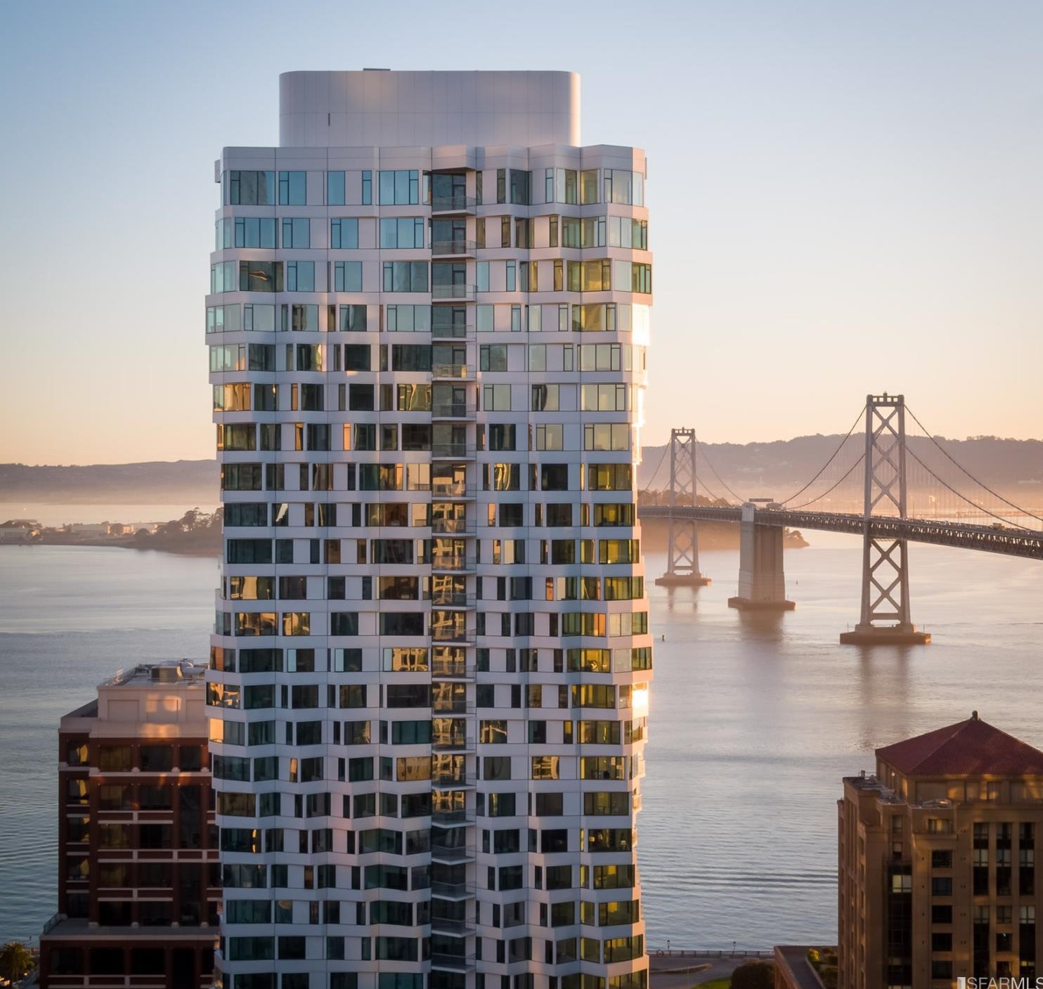 280 Spear St, San Francisco CA  94105-1613 exterior