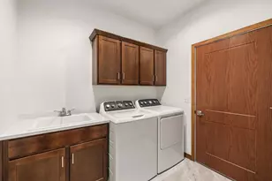 1403 Skyline Dr, Stevens Point, WI 54482 - Photo 23