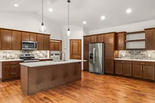 1403 Skyline Dr, Stevens Point, WI 54482 - Photo 15