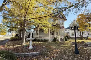 201 S Vine Ave, Marshfield, WI 54449 - Photo 3