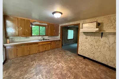 2111 Logan Avenue, Merrill, WI 54452 - Photo 5
