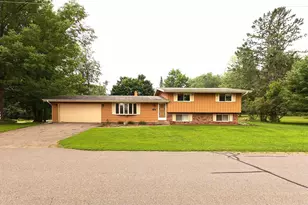 709 S Grandview St, Wittenberg, WI 54499 - Photo 3