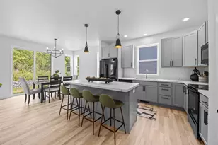 350 Roark Wy, Amherst, WI 54409 - Photo 3