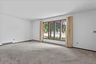 2706 S Maywood Ave, Marshfield, WI 54449 - Photo 7