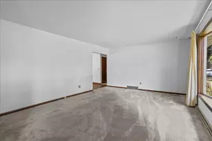 2706 S Maywood Ave, Marshfield, WI 54449 - Photo 7