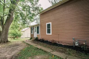 315 W Begley St, Greenwood, WI 54437 - Photo 3