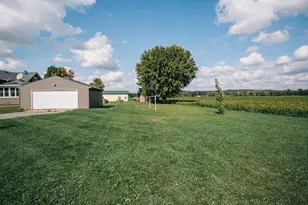 806 Pease St, Augusta, WI 54722 - Photo 3