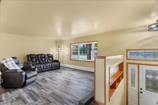 1213 E 29th St, Marshfield, WI 54449 - Photo 7