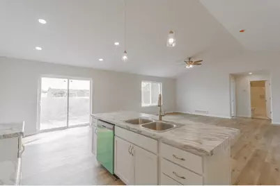 212 Leonard Street, Stevens Point, WI 54482 - Photo 9