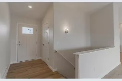 212 Leonard Street, Stevens Point, WI 54482 - Photo 3