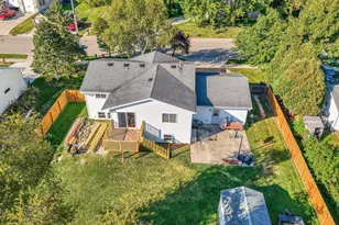 637 E Clay St, Whitewater, WI 53190 - Photo 5