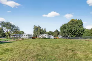 637 E Clay St, Whitewater, WI 53190 - Photo 17