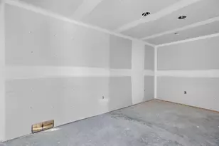 404 S Cypress Ave, Marshfield, WI 54449 - Photo 3