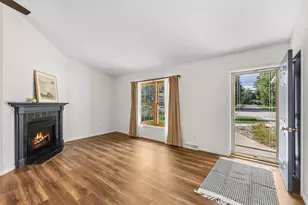 2201 W Breezewood Ct, Plover, WI 54467 - Photo 5