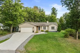 2201 W Breezewood Ct, Plover, WI 54467 - Photo 3