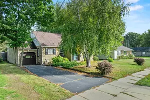 907 S Oak Ave, Marshfield, WI 54449 - Photo 3