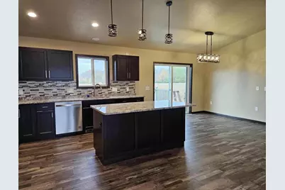 815 W Roberts Street, Spencer, WI 54479 - Photo 5