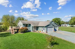 725 Plisch St, Athens, WI 54411 - Photo 3