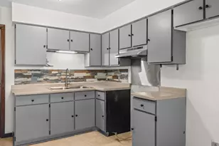 901 W Gates Dr, Stevens Point, WI 54481 - Photo 3