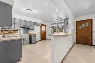 901 W Gates Dr, Stevens Point, WI 54481 - Photo 7