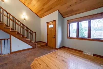 712 N 48th Avenue, Wausau, WI 54401 - Photo 5