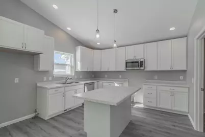 172 Evelyn Court, Stevens Point, WI 54482 - Photo 7