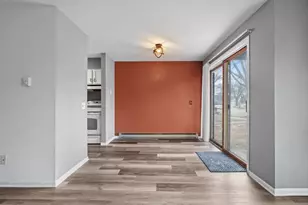 6710 Park Ridge Dr #B, Madison, WI 53719 - Photo 9