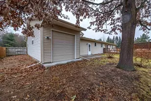 3339 Bonnie Bay Rd, Stevens Point, WI 54481 - Photo 43