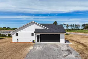 340 2nd St, Rosholt, WI 54473 - Photo 3