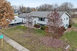 1407 S Washington Ave, Marshfield, WI 54449 - Photo 3