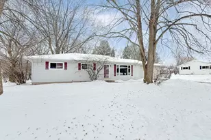 1105 W Onstad Dr, Marshfield, WI 54449 - Photo 3