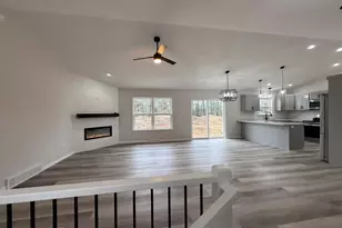 621 Amberwood Wy, Plover, WI 54467 - Photo 7