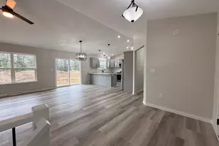 621 Amberwood Wy, Plover, WI 54467 - Photo 9