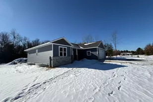 621 Amberwood Wy, Plover, WI 54467 - Photo 3