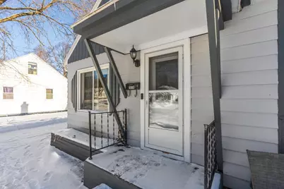 1019 N 8th Avenue, Wausau, WI 54401 - Photo 3