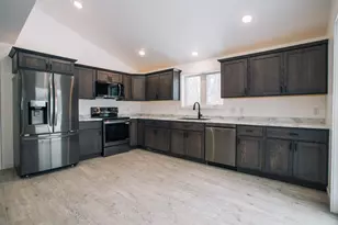 1911 Johnson St, Neillsville, WI 54456 - Photo 9