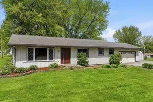 216 Ayers St, Neillsville, WI 54456 - Photo 3