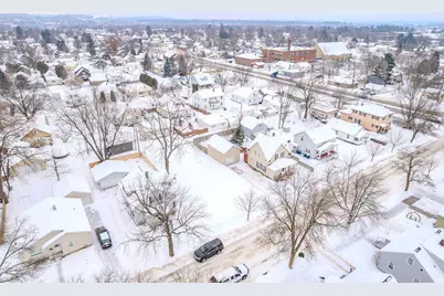 1017 S 11th Avenue, Wausau, WI 54401 - Photo 9