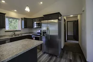 550 Still Waters Ln, Plover, WI 54467 - Photo 11