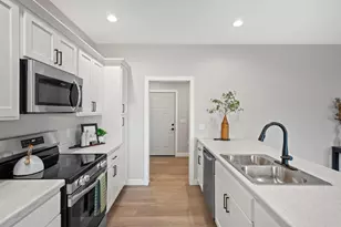 125 Bennington Ct, Plover, WI 54467 - Photo 11