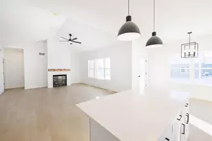 118121 Betty Dr, Stratford, WI 54484 - Photo 5