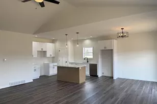118125 Betty Dr, Stratford, WI 54484 - Photo 3