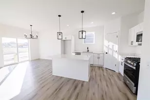 118129 Betty Dr, Stratford, WI 54484 - Photo 3