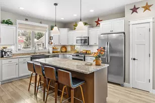 2550 Pepper Tree Pl, Plover, WI 54467 - Photo 7