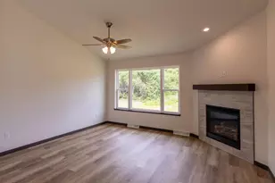 925 Morning Star Ln, Plover, WI 54467 - Photo 7