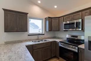 925 Morning Star Ln, Plover, WI 54467 - Photo 13