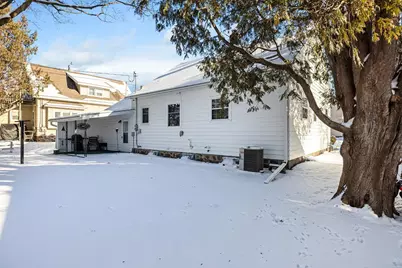 912 N 2nd Avenue, Wausau, WI 54401 - Photo 5